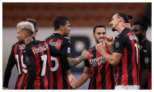  AC米兰锋线多点开花，全面压制对手取胜利